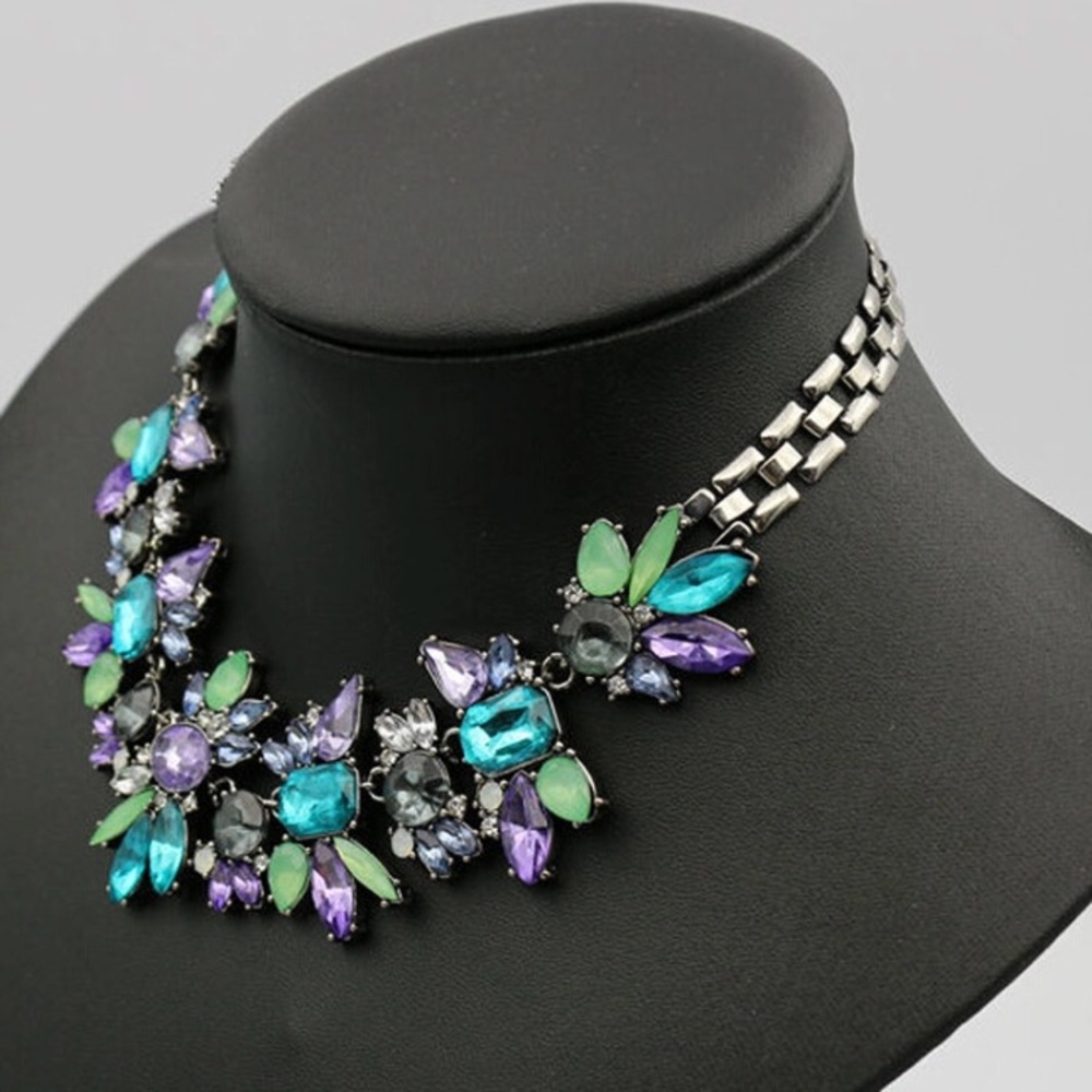 NEW!💙💎💜GORGEOUS! STATEMENT NECKLACE!💜💎💙LOVE! - Picture 4 of 8